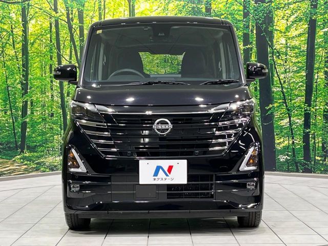 NISSAN ROOX 2023