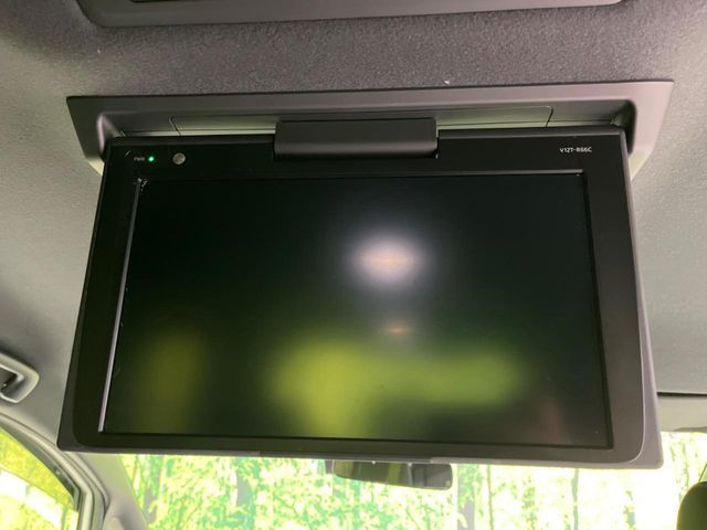 TOYOTA VOXY HYBRID 2018