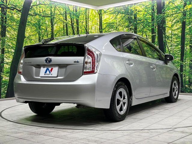 TOYOTA PRIUS 2013