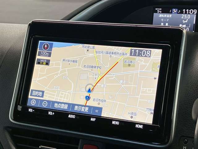 TOYOTA VOXY HYBRID 2021