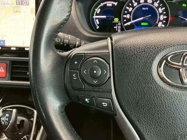 TOYOTA VOXY HYBRID 2021