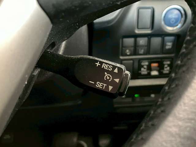 TOYOTA VOXY HYBRID 2021