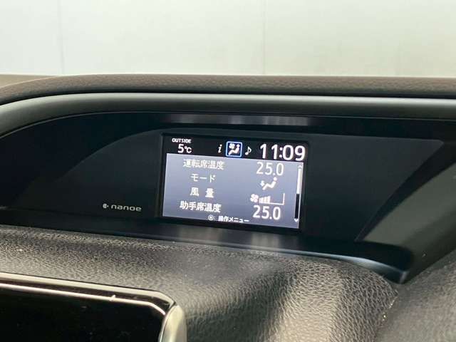 TOYOTA VOXY HYBRID 2021