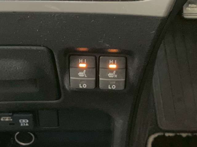 TOYOTA VOXY HYBRID 2021