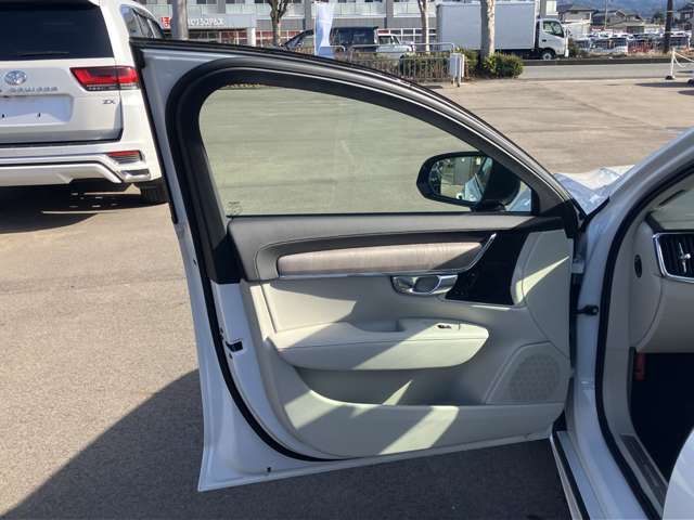 VOLVO VOLVO S90 2023