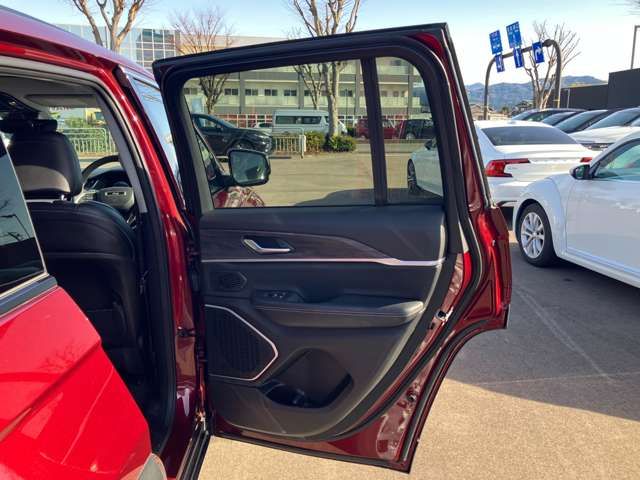 JEEP JEEP GRAND CHEROKEE 2023