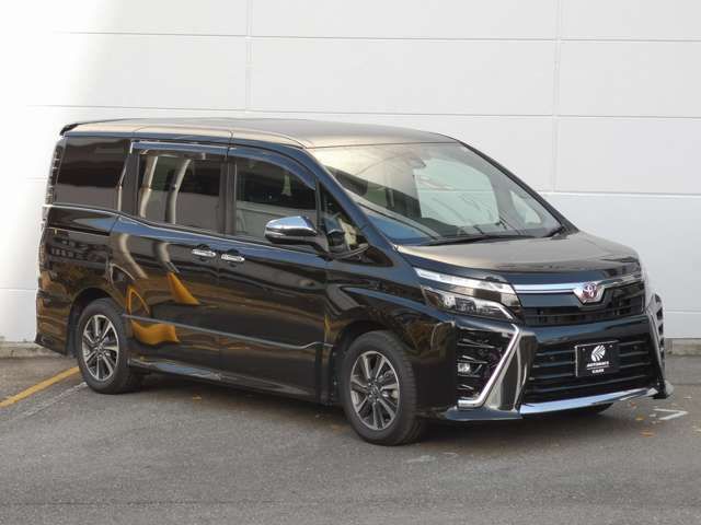 TOYOTA VOXY 2019