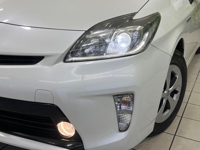 TOYOTA PRIUS 2015