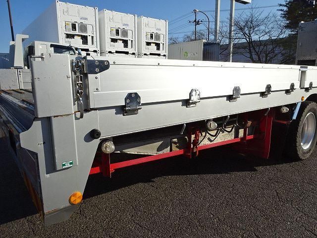 NISSAN DIESEL Quon 2020