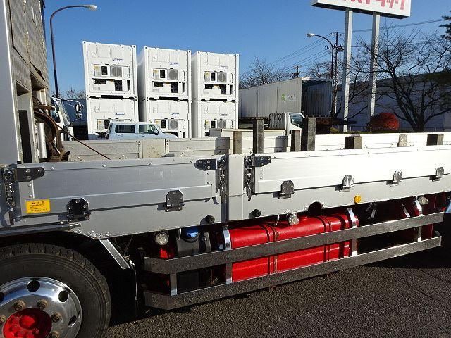 NISSAN DIESEL Quon 2020