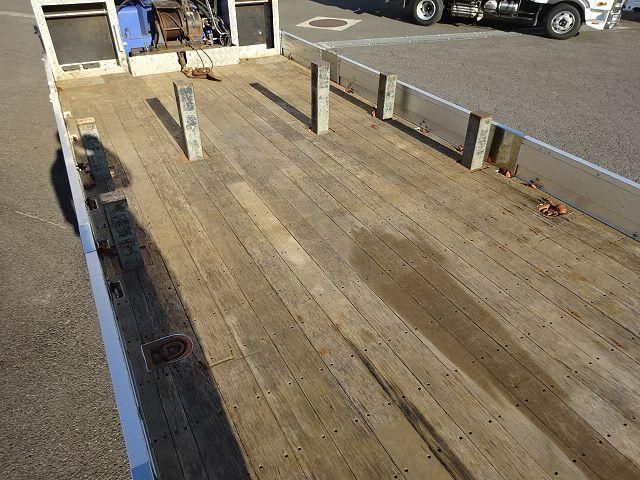 NISSAN DIESEL Quon 2020