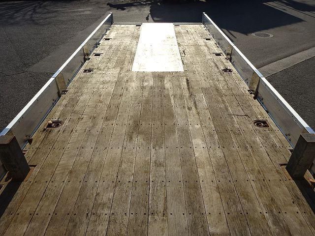 NISSAN DIESEL Quon 2020