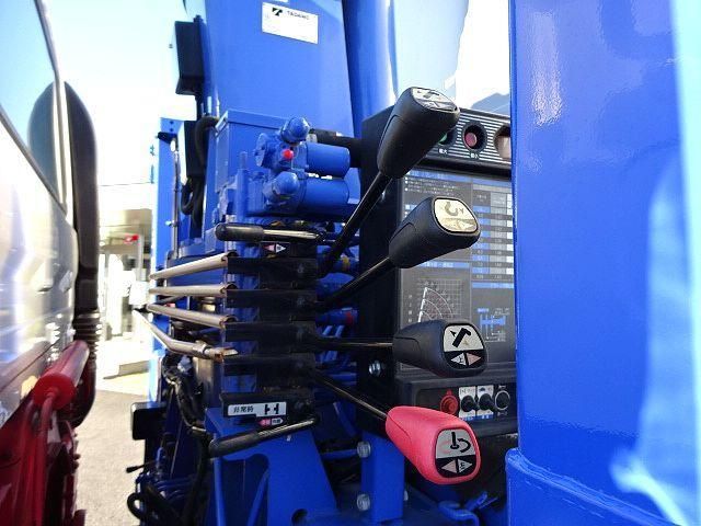 NISSAN DIESEL Quon 2020