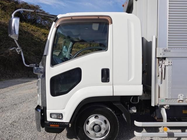 ISUZU FORWARD 2015
