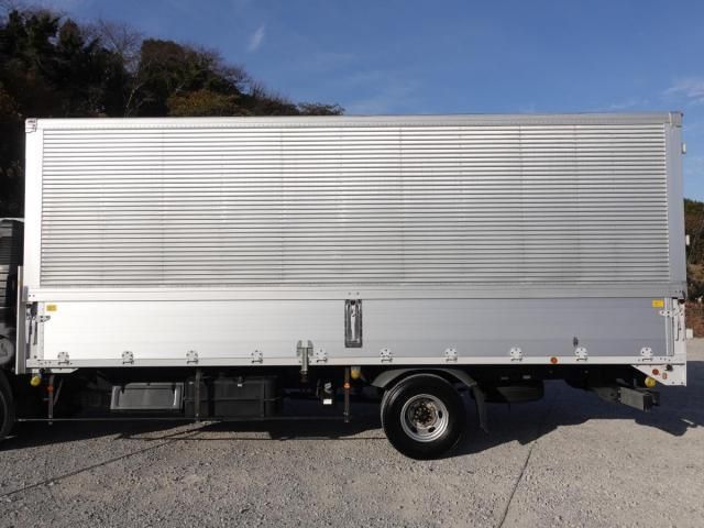 MITSUBISHI FUSOU FIGHTER 2014