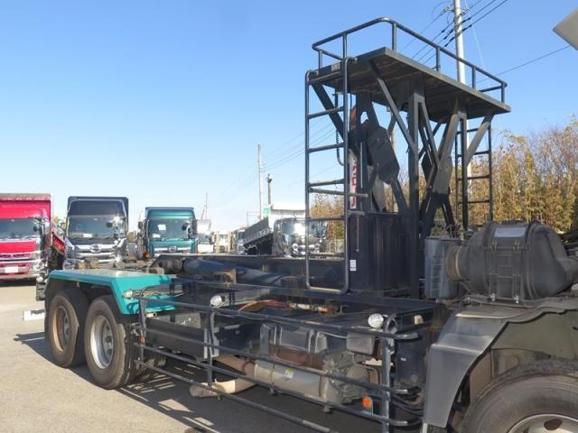 MITSUBISHI FUSOU SUPER GREAT 2012