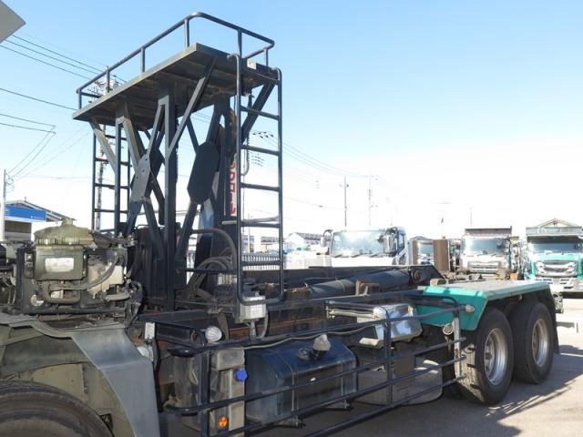 MITSUBISHI FUSOU SUPER GREAT 2012