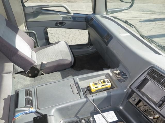 MITSUBISHI FUSOU SUPER GREAT 2012