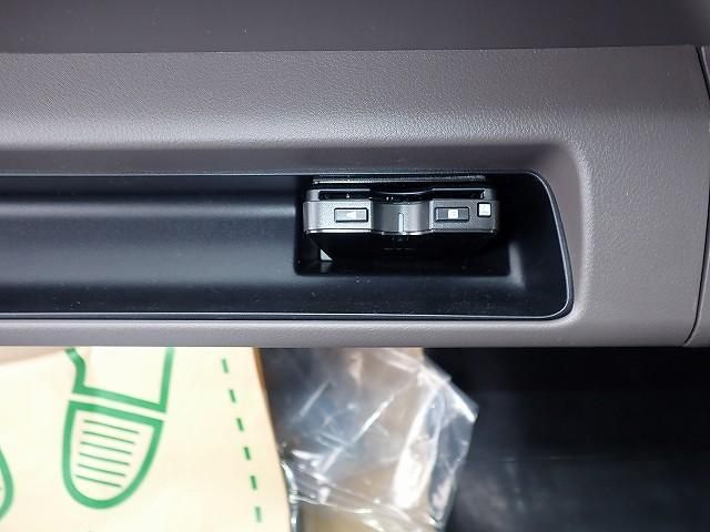 MITSUBISHI CANTER 2025