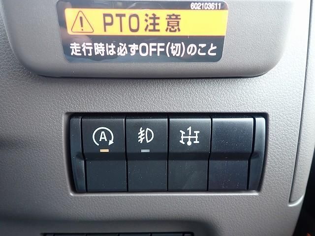 MITSUBISHI CANTER 2025