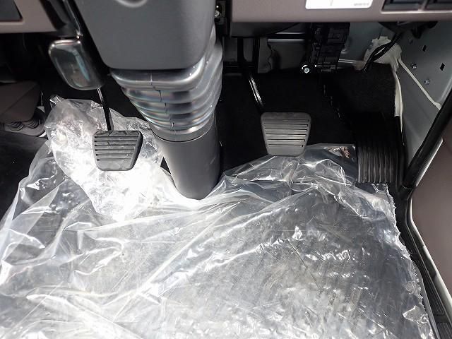 MITSUBISHI CANTER 2025