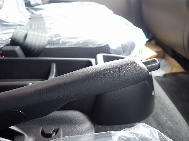 MITSUBISHI CANTER 2025