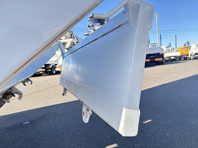 NISSAN DIESEL CONDOR 2013