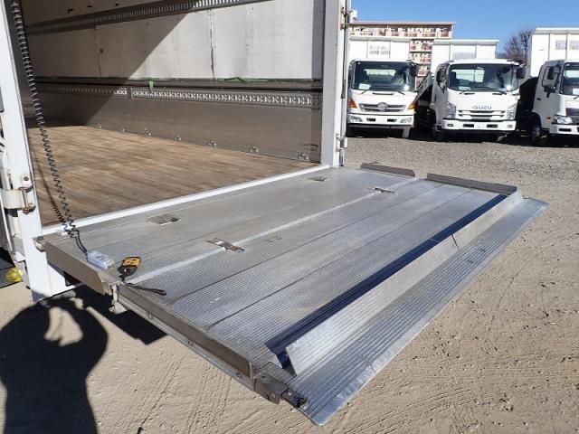 MITSUBISHI FUSOU FIGHTER 2014