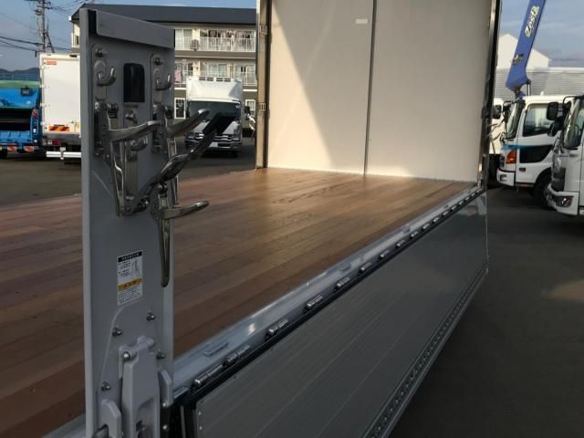 MITSUBISHI FUSOU SUPER GREAT 2025