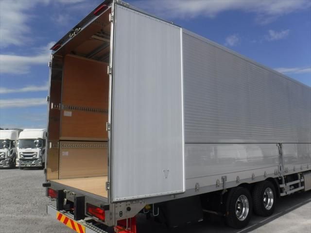 MITSUBISHI FUSOU SUPER GREAT 2025