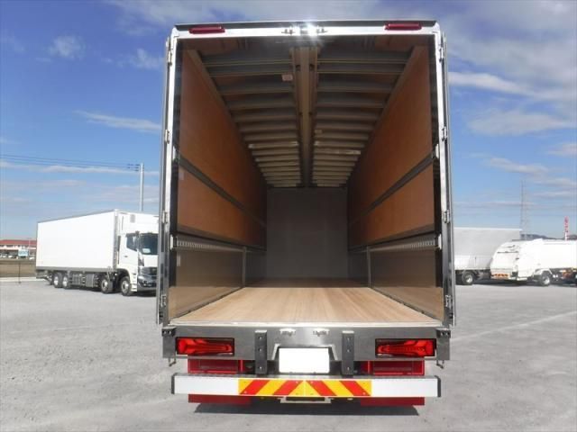 MITSUBISHI FUSOU SUPER GREAT 2025