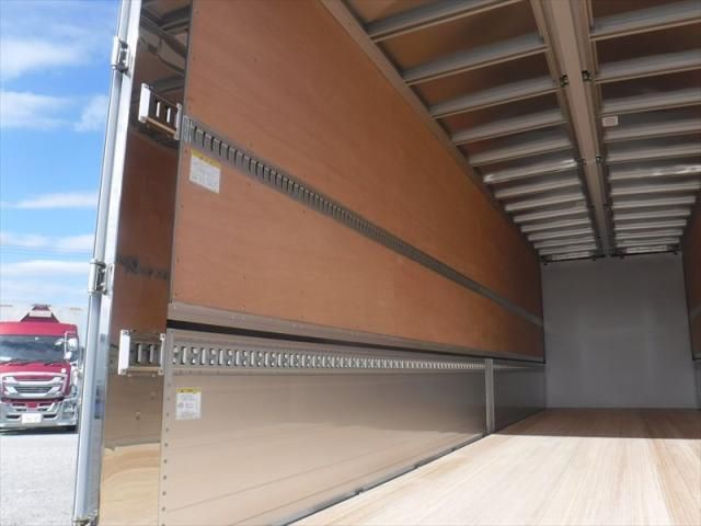 MITSUBISHI FUSOU SUPER GREAT 2025