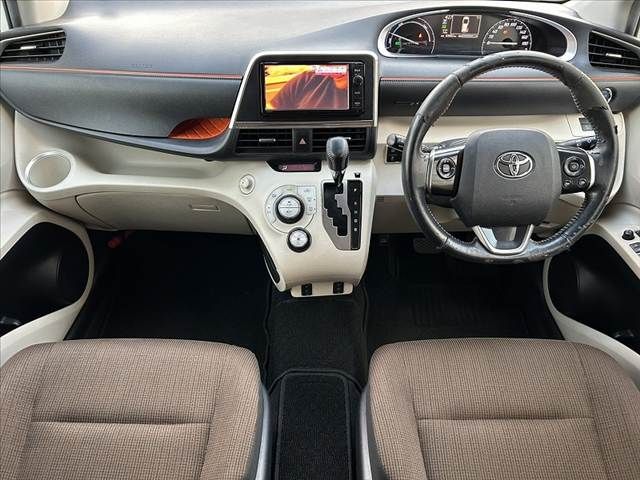 TOYOTA SIENTA HYBRID 2016