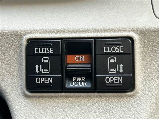 TOYOTA SIENTA HYBRID 2016