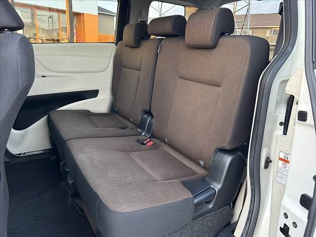 TOYOTA SIENTA HYBRID 2016