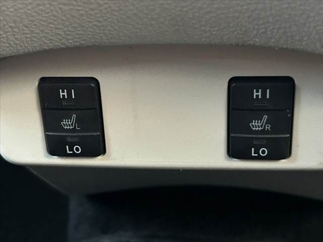 TOYOTA SIENTA HYBRID 2016