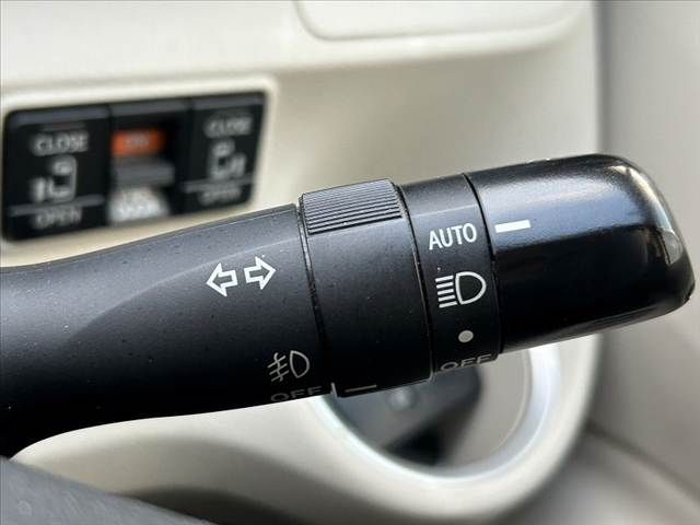 TOYOTA SIENTA HYBRID 2016