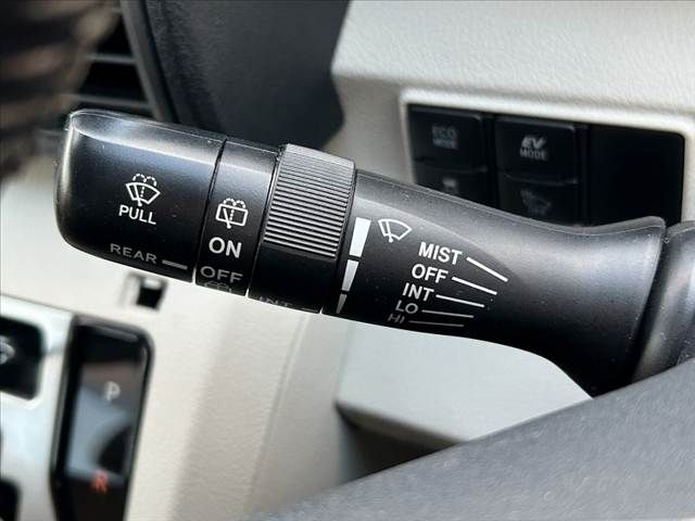 TOYOTA SIENTA HYBRID 2016