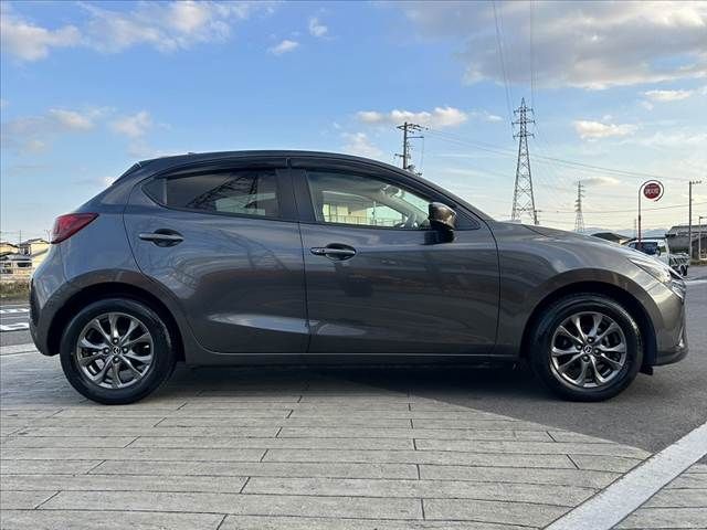 MAZDA DEMIO 2017