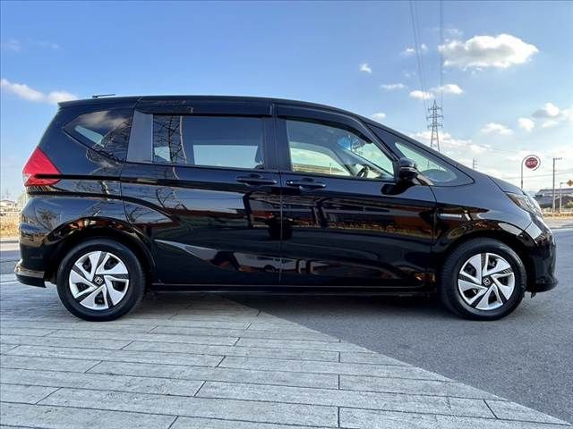 HONDA FREED plus HYBRID 2017