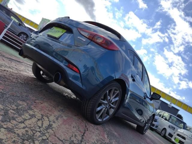 MAZDA AXELA SPORTS 2018