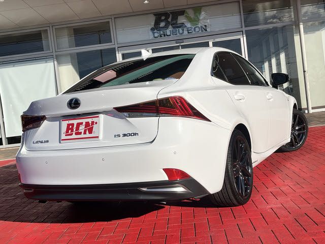 TOYOTA LEXUS IS300h 2018