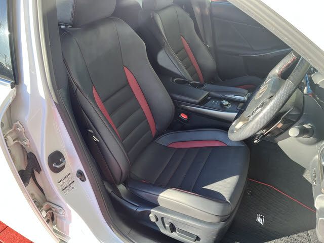 TOYOTA LEXUS IS300h 2018