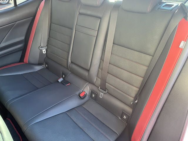 TOYOTA LEXUS IS300h 2018