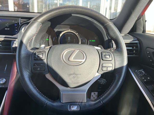 TOYOTA LEXUS IS300h 2018