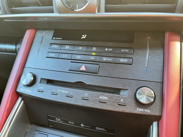 TOYOTA LEXUS IS300h 2018