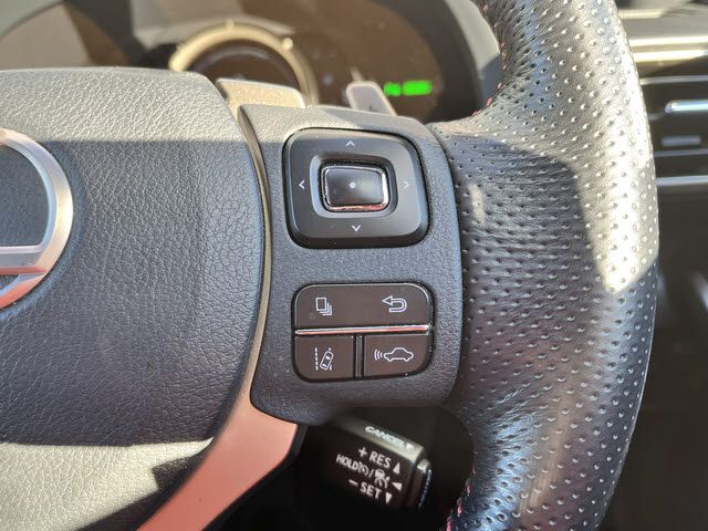 TOYOTA LEXUS IS300h 2018