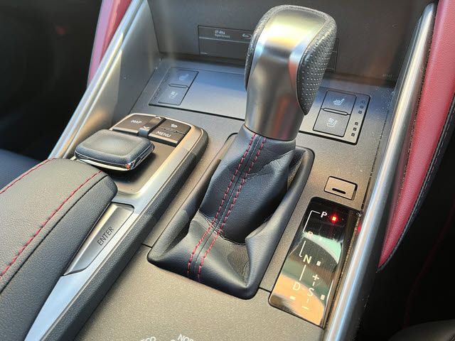 TOYOTA LEXUS IS300h 2018