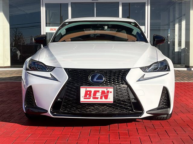 TOYOTA LEXUS IS300h 2018
