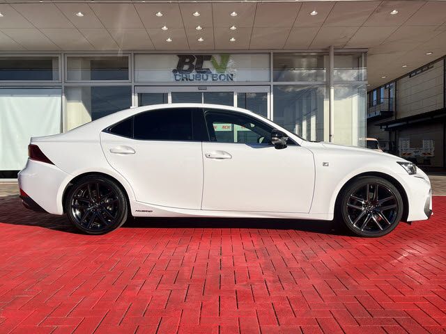 TOYOTA LEXUS IS300h 2018